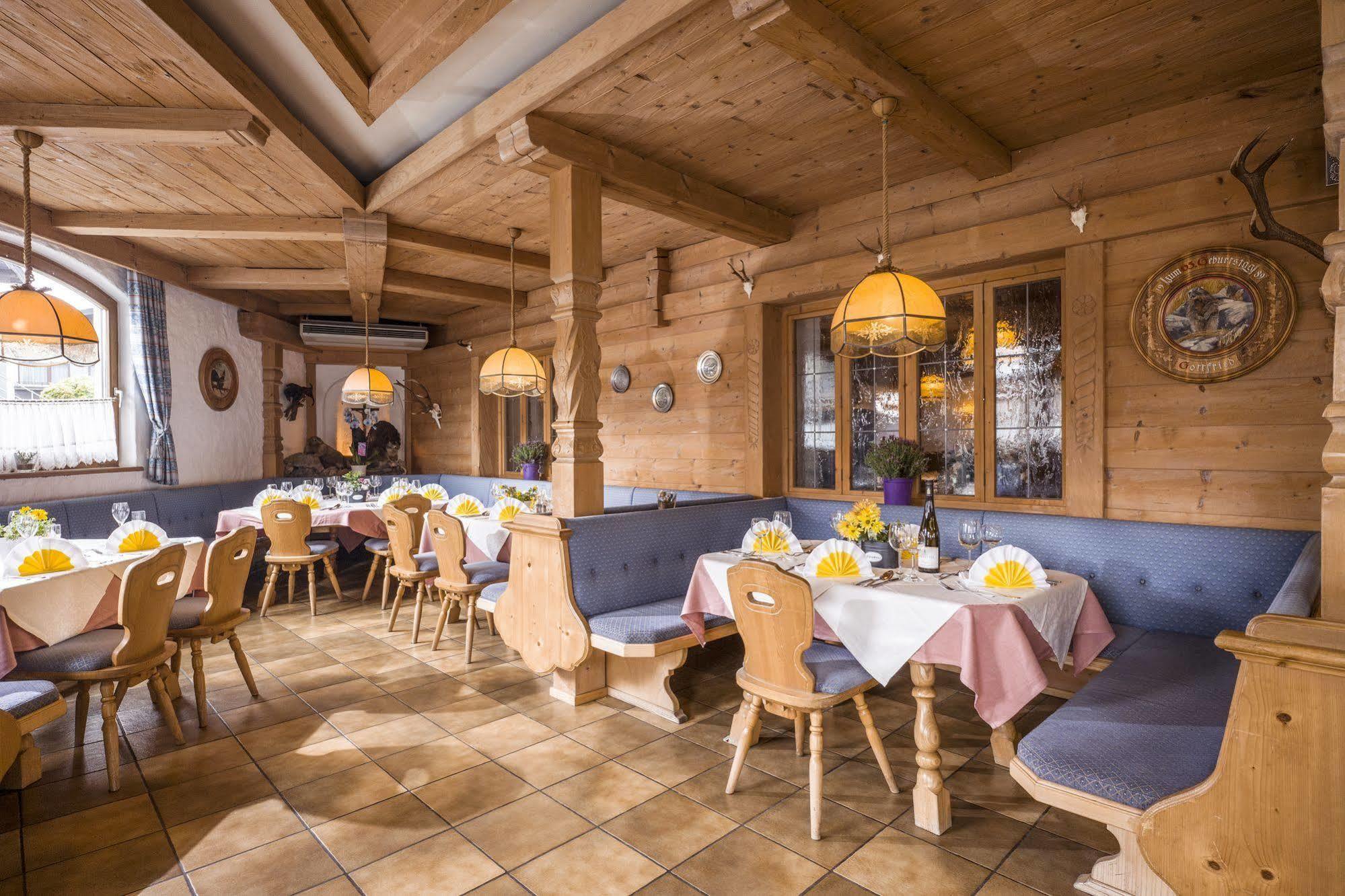 Hotel Restaurant Gradlwirt Niederndorf (Tyrol) Exterior foto