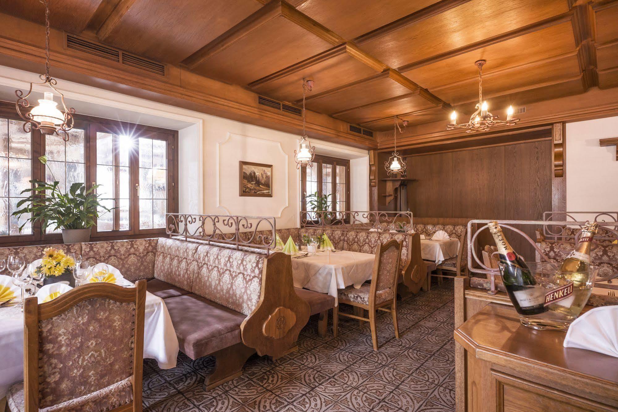 Hotel Restaurant Gradlwirt Niederndorf (Tyrol) Exterior foto